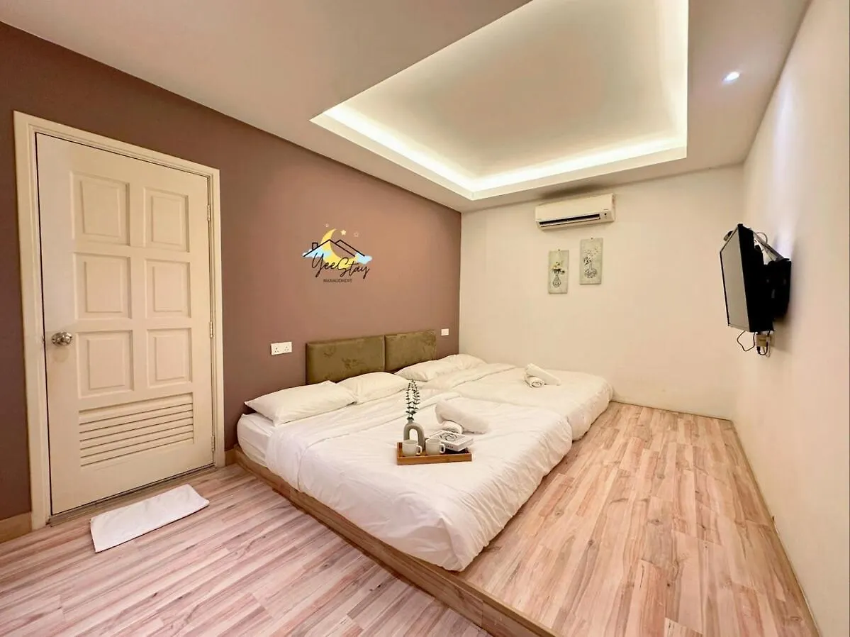 Townareatourist13Paxpooltable Villa Malacca
